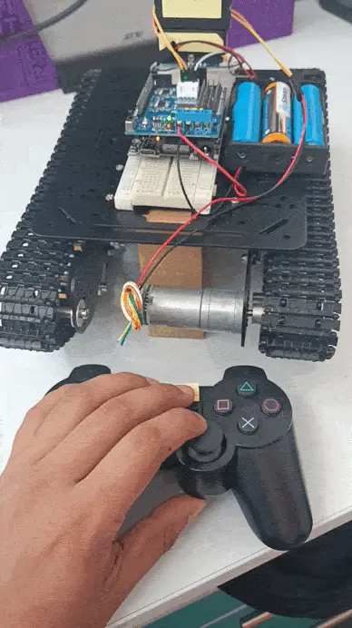 EN143 - Control de robots móviles con la Dual One - Control motores v01
