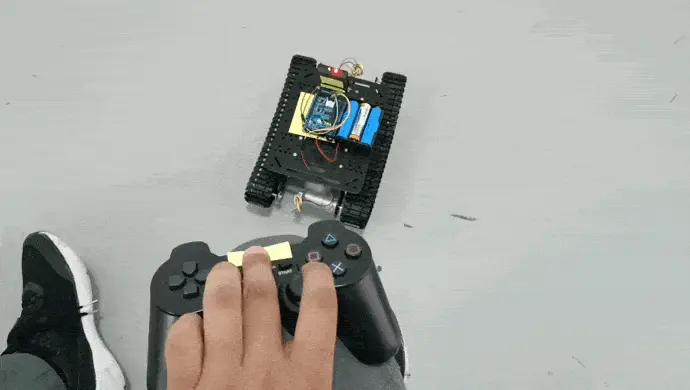 EN143 - Control de robots móviles con la Dual One - Robot final